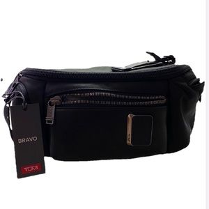 Tumi Kelley Swing Bag With Tracking